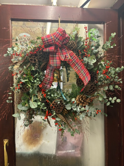 Deluxe Fresh Door Wreath - Beautiful fresh Christmas door wreath, available in your choice of colour and theme